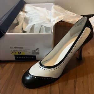 Karen Scott- Kenwood black/white